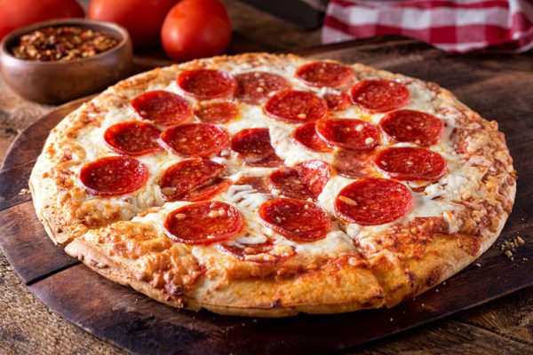 What to Serve with Pizza: 20 Side Dishes You’ll Love